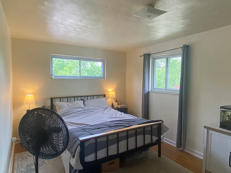 84 Georgetown Ave — Photo 6