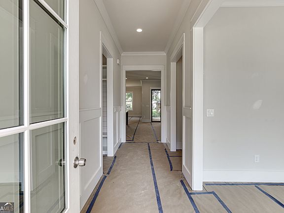 4th image of 11 Stonehedge Dr