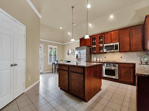 3rd image of 9975 Boulder Bend Ln