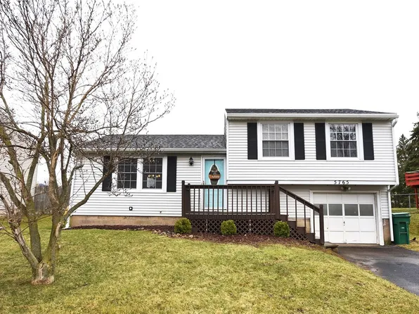 5765 Wishing Well Ln, Farmington, NY 14425