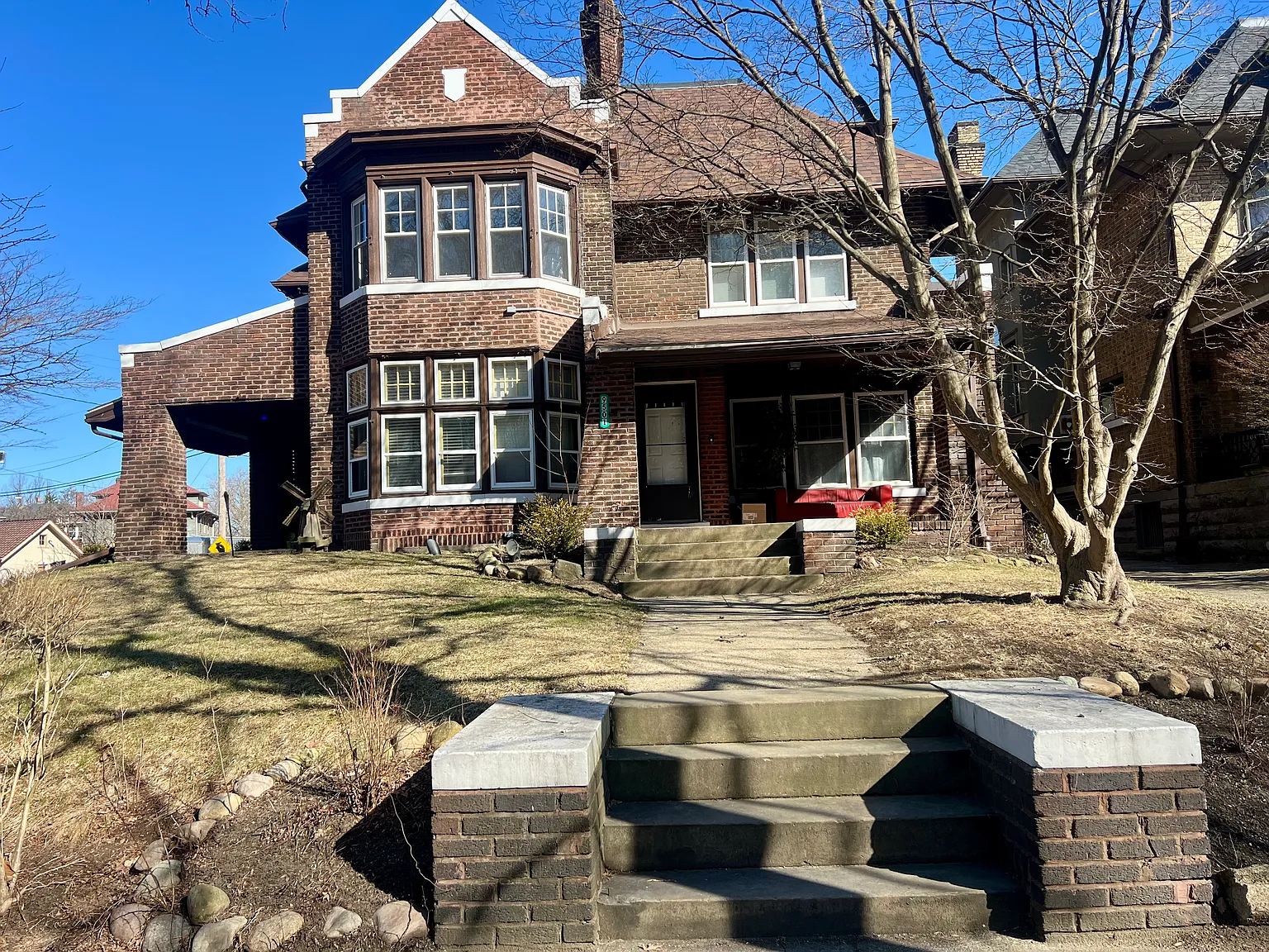4 bed, 2.5 bath, 3428 sqft, $2,500 — Photo 1