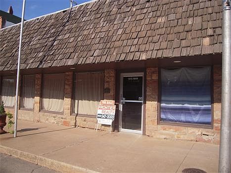 2nd image of 135 S Main St