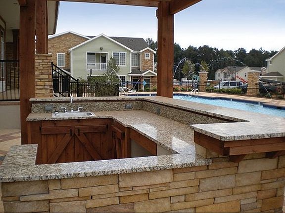 4th image of 1514 Continental Dr