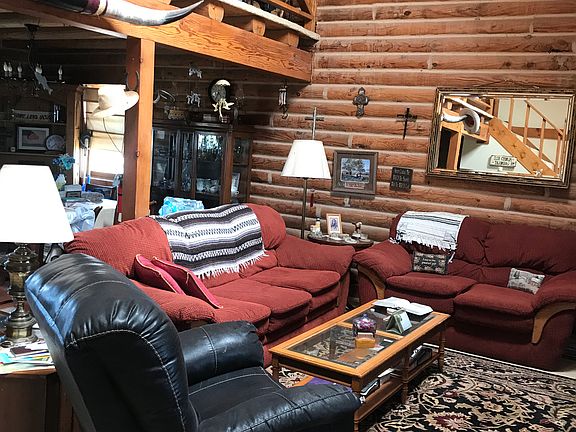 LIVING RM AND DINING