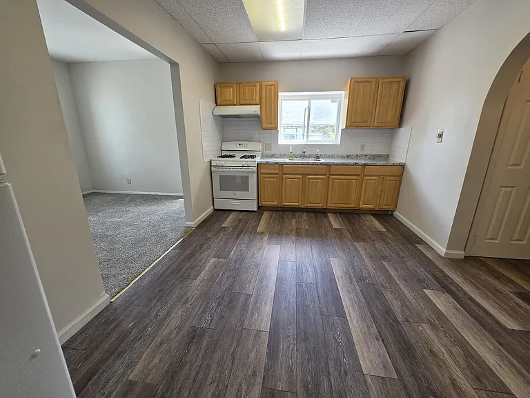 1366 E 58th St #3 — Photo 7