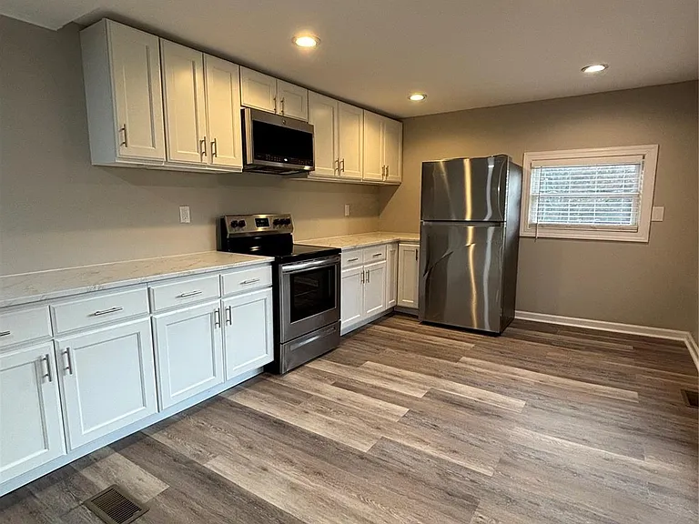 242 John C Rd — Photo 18