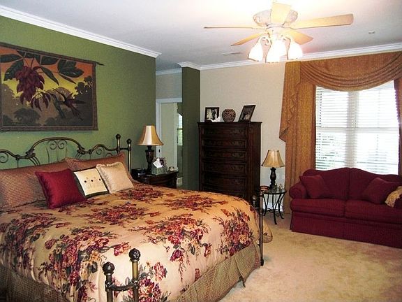 5th image of 958 Holly Oaks Ln