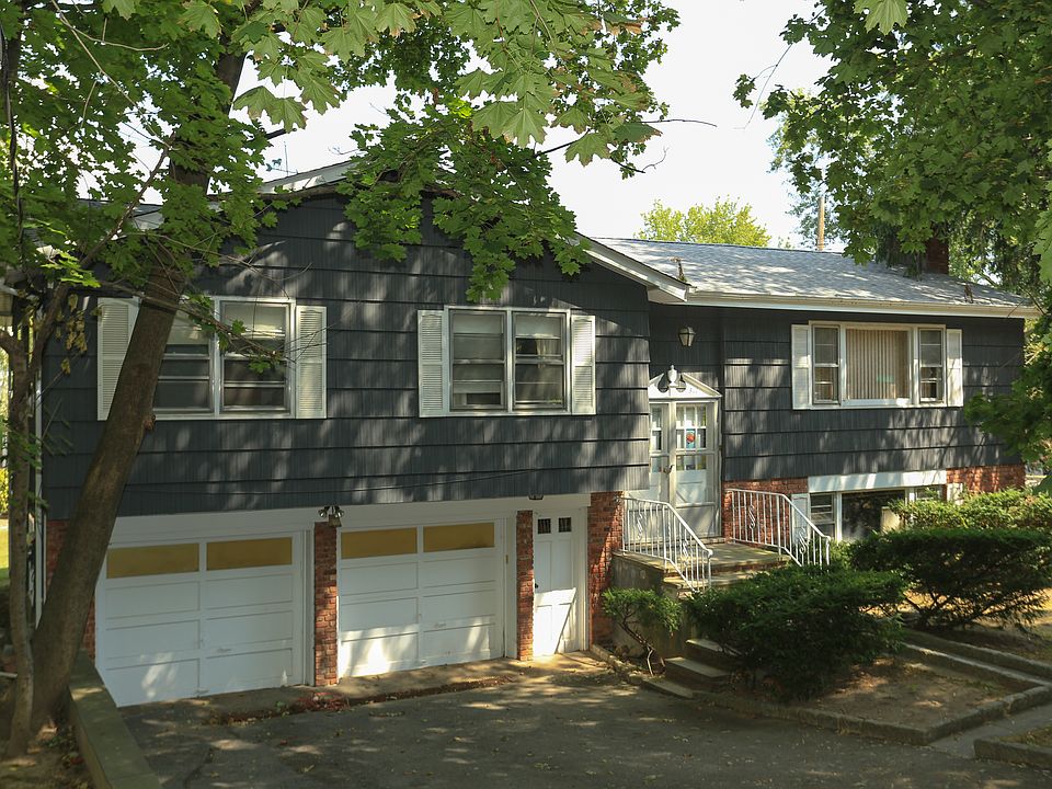 1st image of 811 Rockland Ave