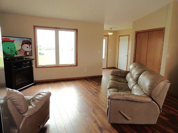 5th image of 4585 Kendal Ct