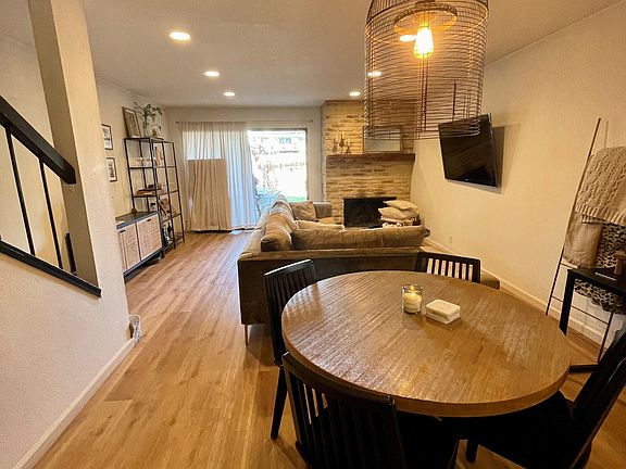 5th image of 260 W Dunne Ave APT 7
