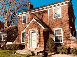 1004 Lincoln Rd, Grosse Pointe, MI 48230