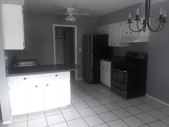 2nd image of 819 E Miner St Unit 2B