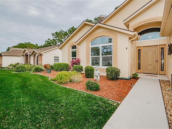 3rd image of 9706 Oakwood Hills Ct