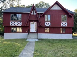 12 Adelphi Trl, Hopatcong, NJ 07843