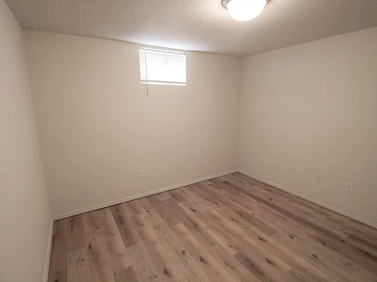1007 W Ash St — Photo 26