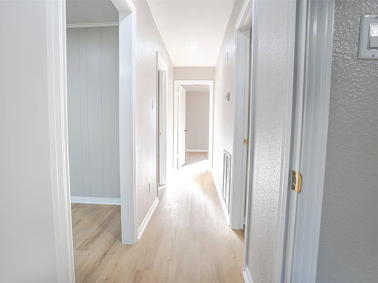 1601 Westwind Dr — Photo 17