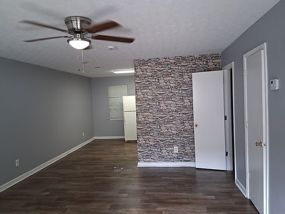 4th image of 209 E Wilson St #28-1