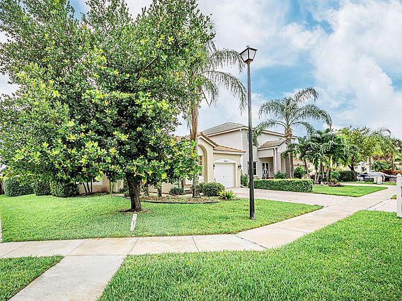 3rd image of 10704 Oak Bend Way #10704