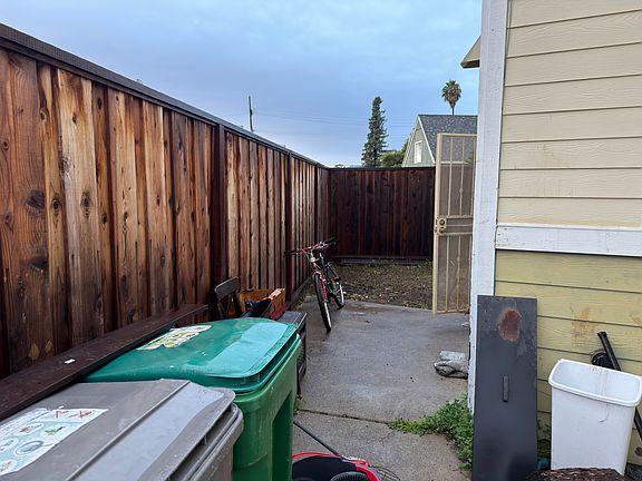 3rd image of 2417 Savannah Ct