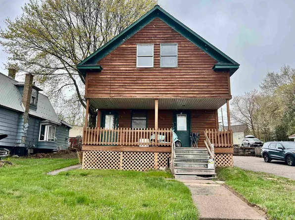 827 S Stephenson Ave, Iron Mountain, MI 49801