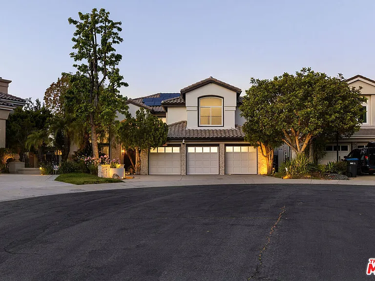 22303 Dunmore Dr — Photo 38