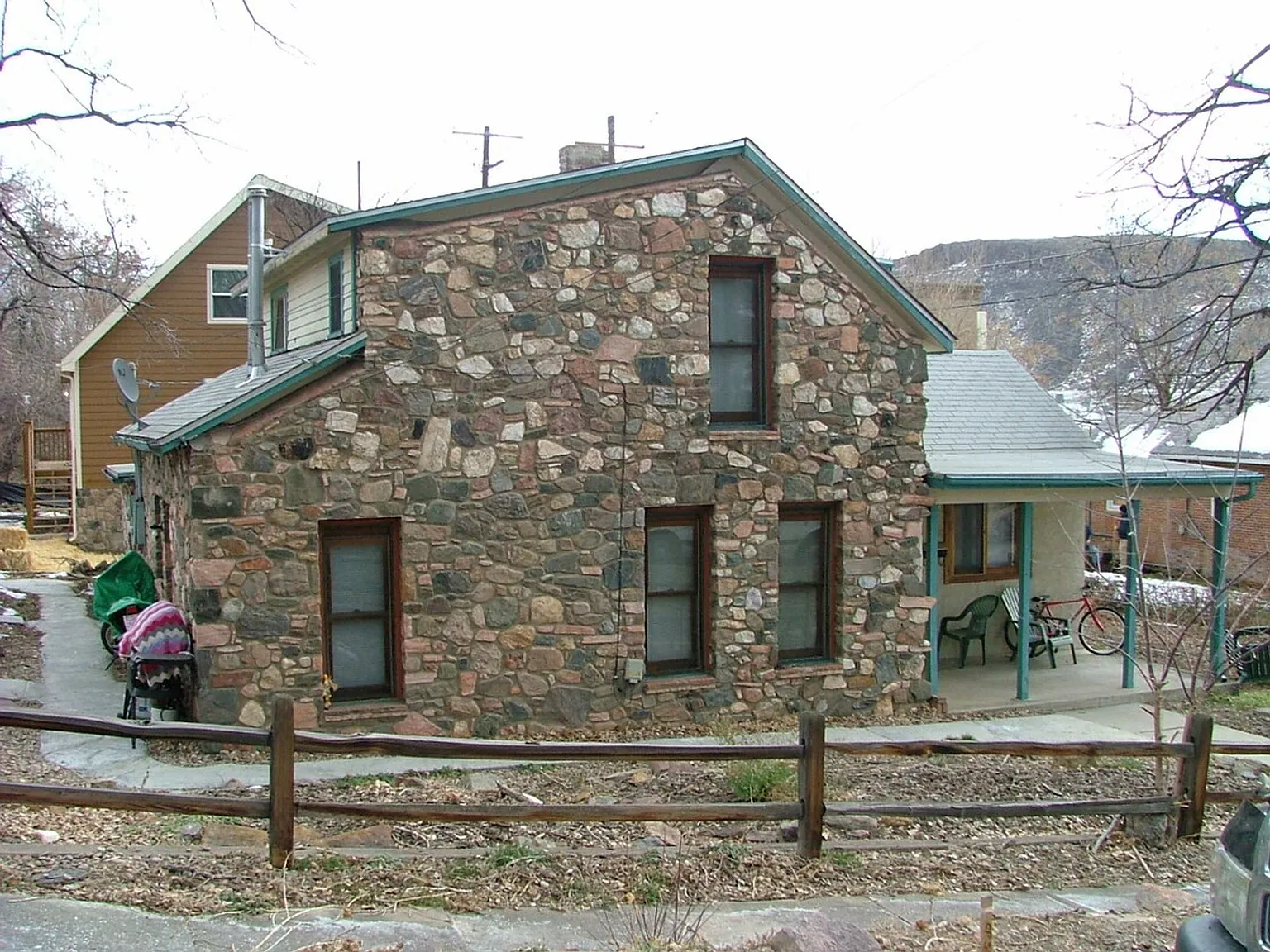 Water, Sewer, Trash & Laundry Included! Stand-Alone 2br Across From Colorado School Of Mines — Photo 1
