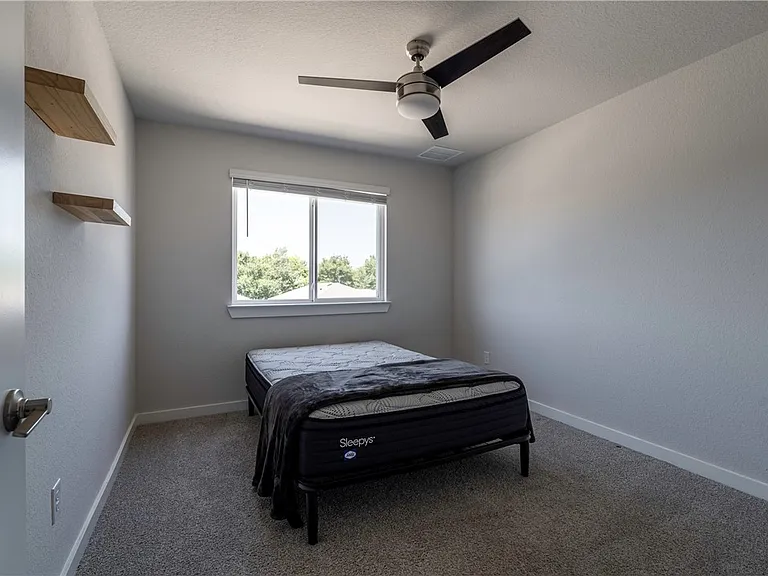 956 Lady Bird Ln — Photo 31