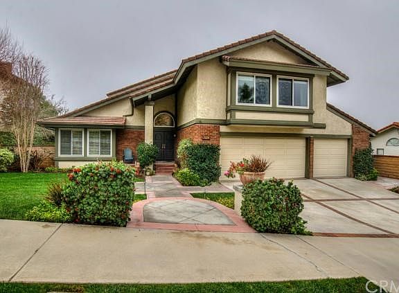 2nd image of 1224 N Navarro Pl