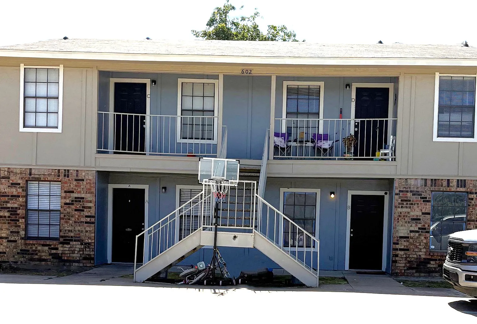 2 bed, 815 sqft, $1,100 — Photo 1