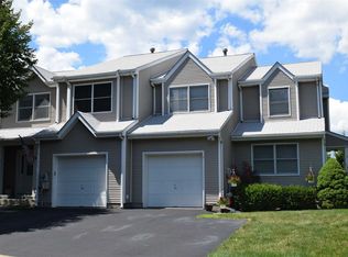 20 Deer Crossing Dr, Fishkill, NY 12524