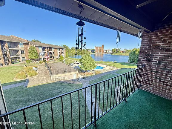 4th image of 53 Lakeshore Dr