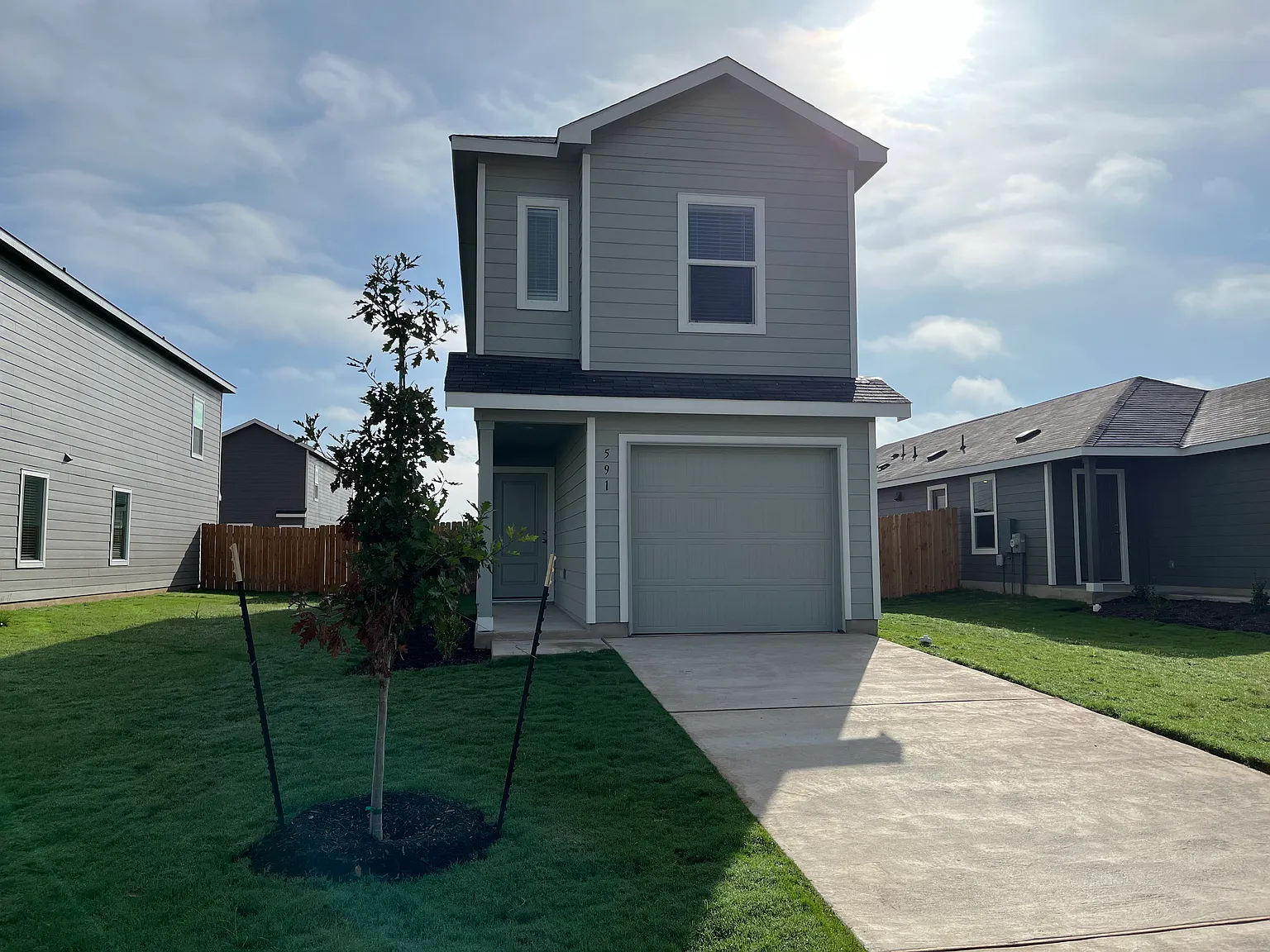 591 Commander Abbott Dr — Photo 2