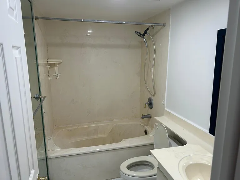 3900 NW 76th Ave #107 — Photo 8