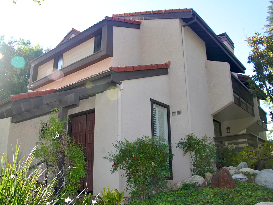 21801 Burbank Blvd #66