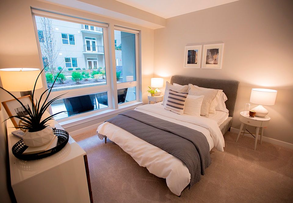 1st image of 2911 W Grand Blvd #2147