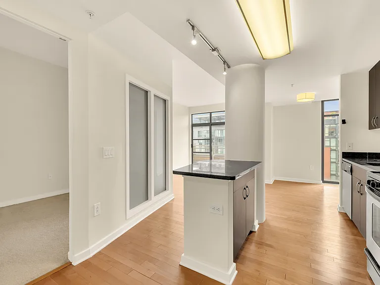 475 K St NW #1123 — Photo 3