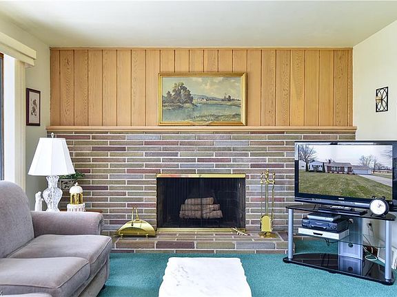 3rd image of 3845 Monaca Ave