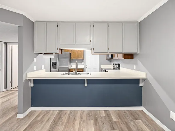 82 5th St, Shalimar, FL 32579