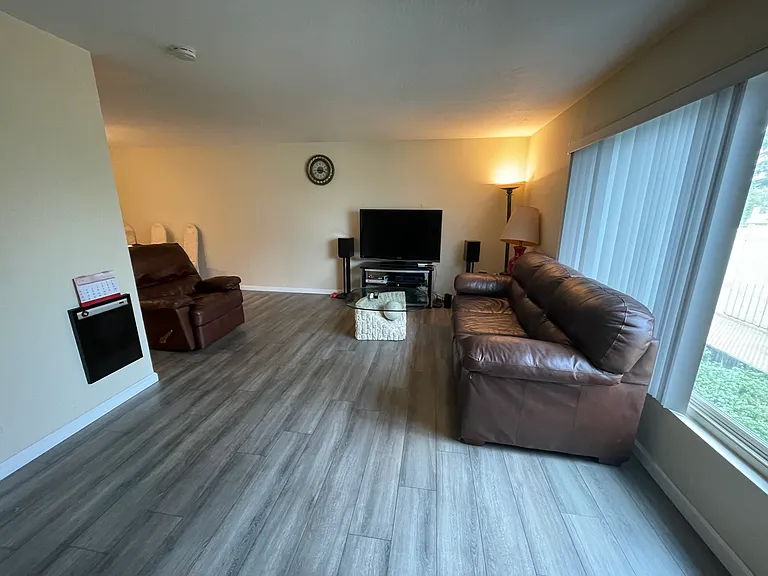 340 Auburn Way — Photo 1
