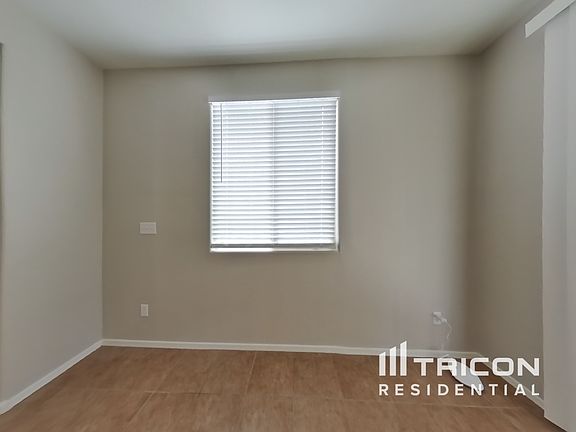 5th image of 42515 W Palmyra Ln
