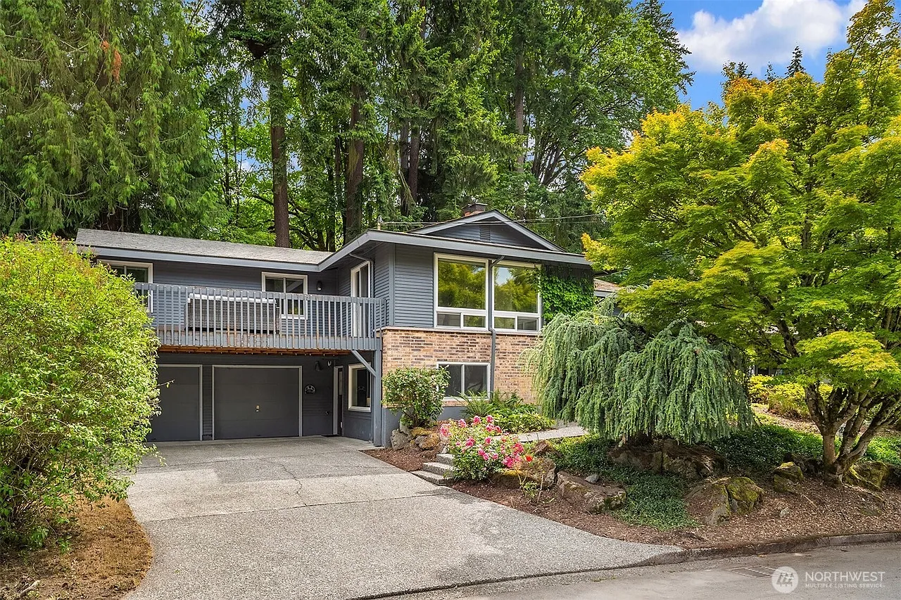 4 bed, 2640 sqft, $4,300 — Photo 1