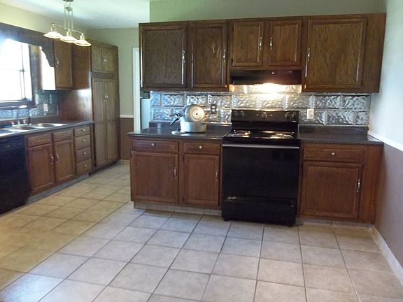 2nd image of 2200 Walker Dr