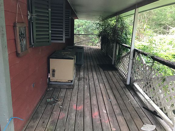 5th image of 1008 Juanita St