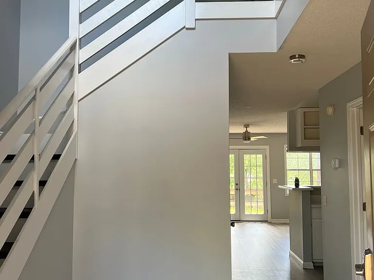 115 W Briar Dr — Photo 6