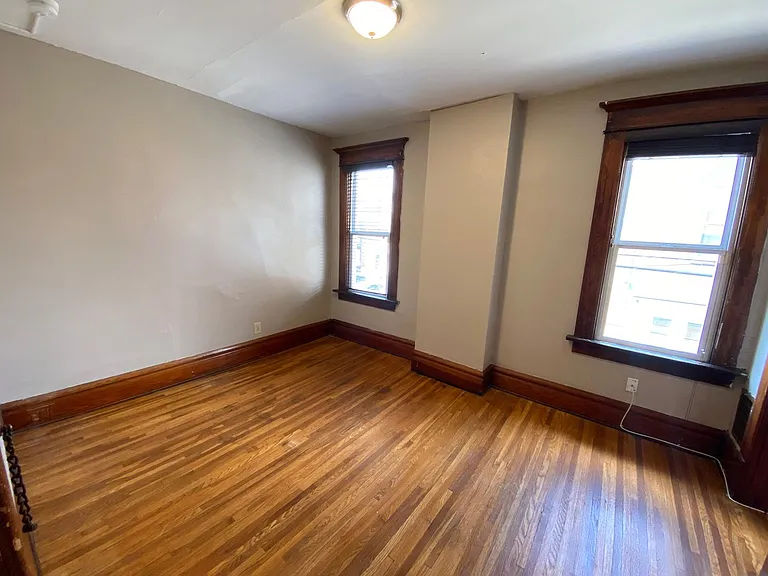 Worthington St 1467-1469 HHR — Photo 13