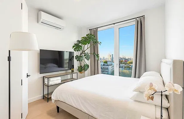 Bedroom, photo 1