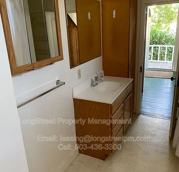 950 SW Jefferson Ave — Photo 15