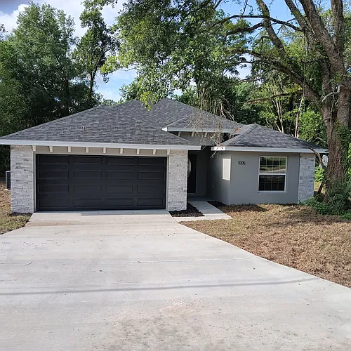 1005 Yale Ln Photo 1