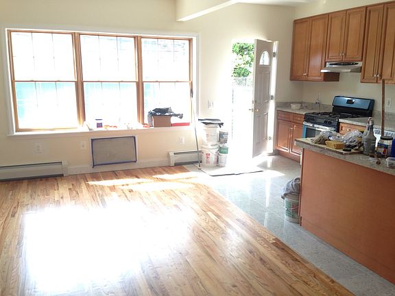 2nd image of 2842 37th St