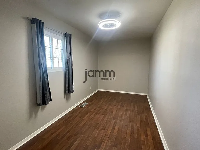 635 Yacavona St — Photo 17
